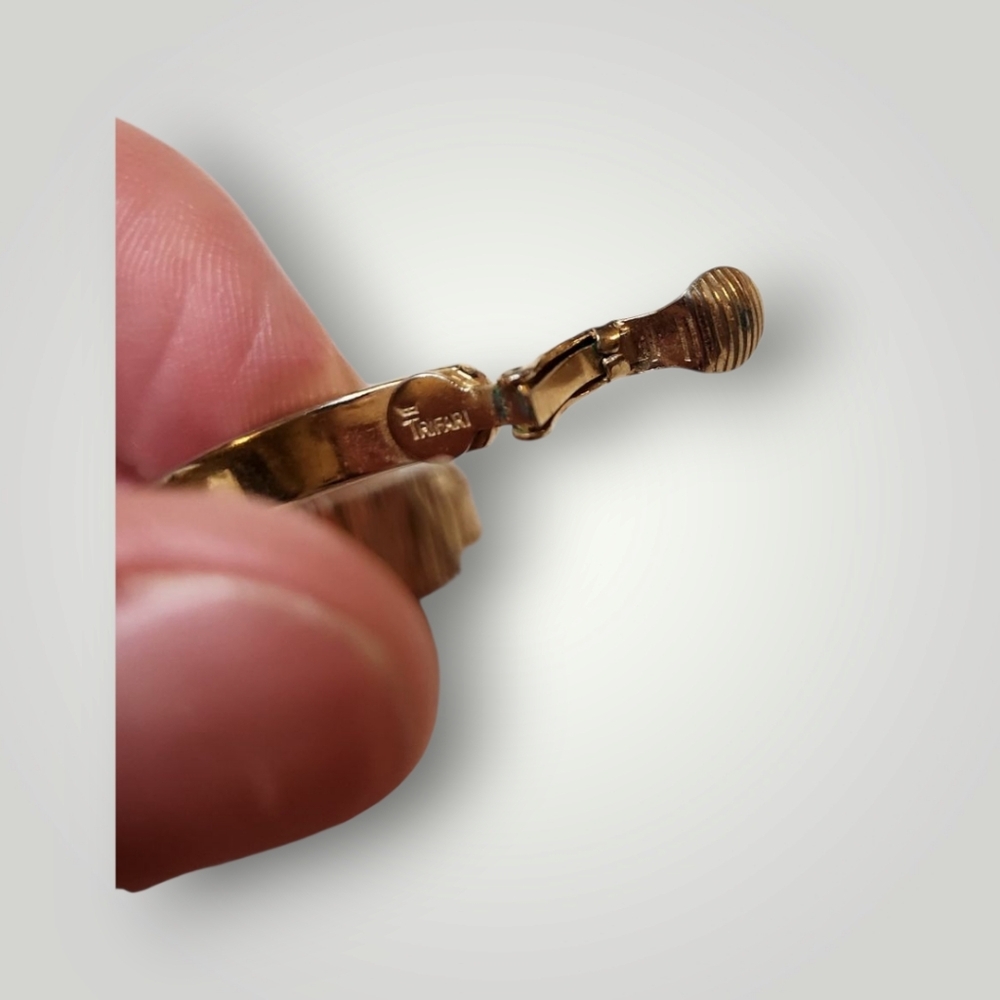 Trifari faux Gold Hoop clip on Earrings - Picture 9 of 13